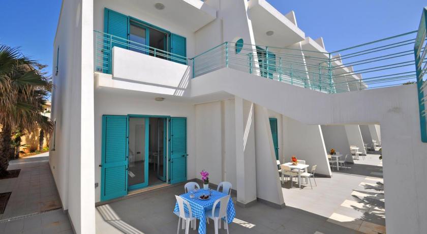 Aparthotel Terrazze Del Mare Racale Exterior foto