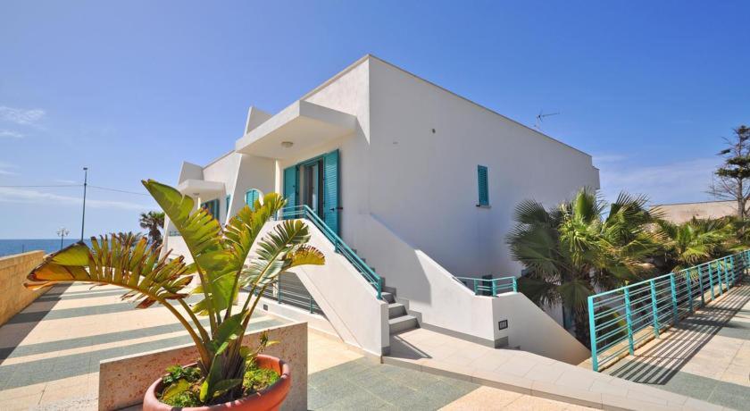 Aparthotel Terrazze Del Mare Racale Exterior foto