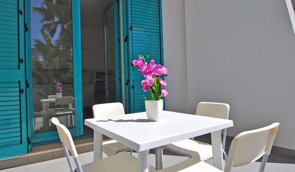Aparthotel Terrazze Del Mare Racale Exterior foto