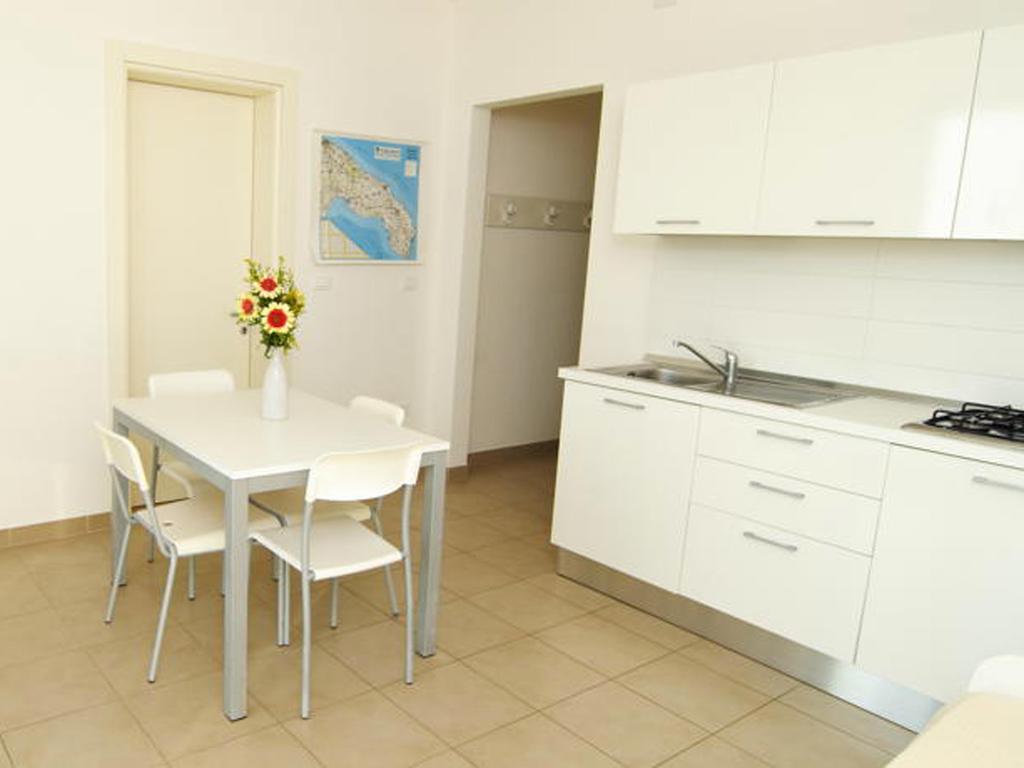 Aparthotel Terrazze Del Mare Racale Zimmer foto